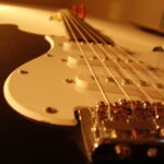 Primer plano de una guitarra eléctrica
